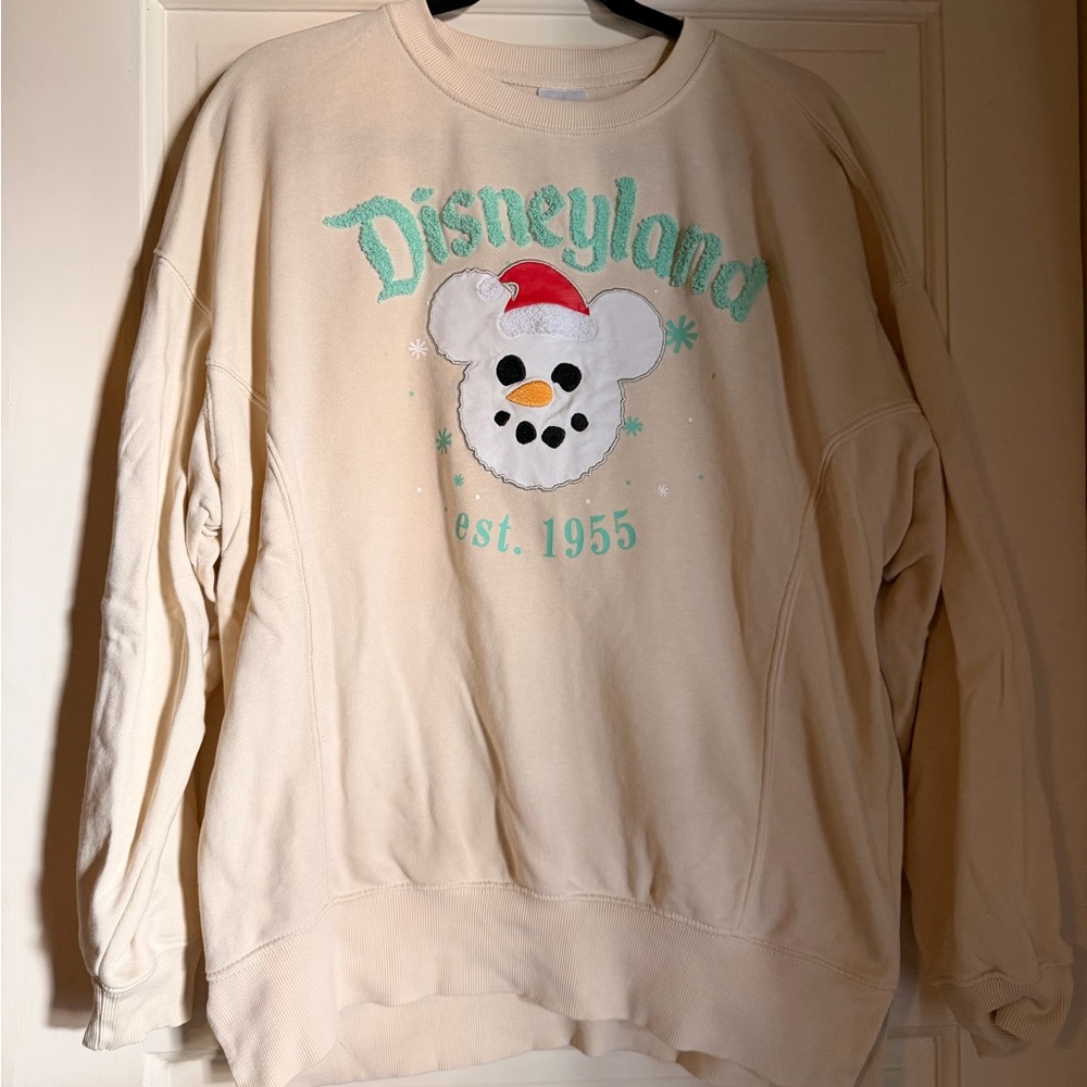 Disneyland Cream Crewneck Sweatshirt with Mickey Mouse Snowman Design